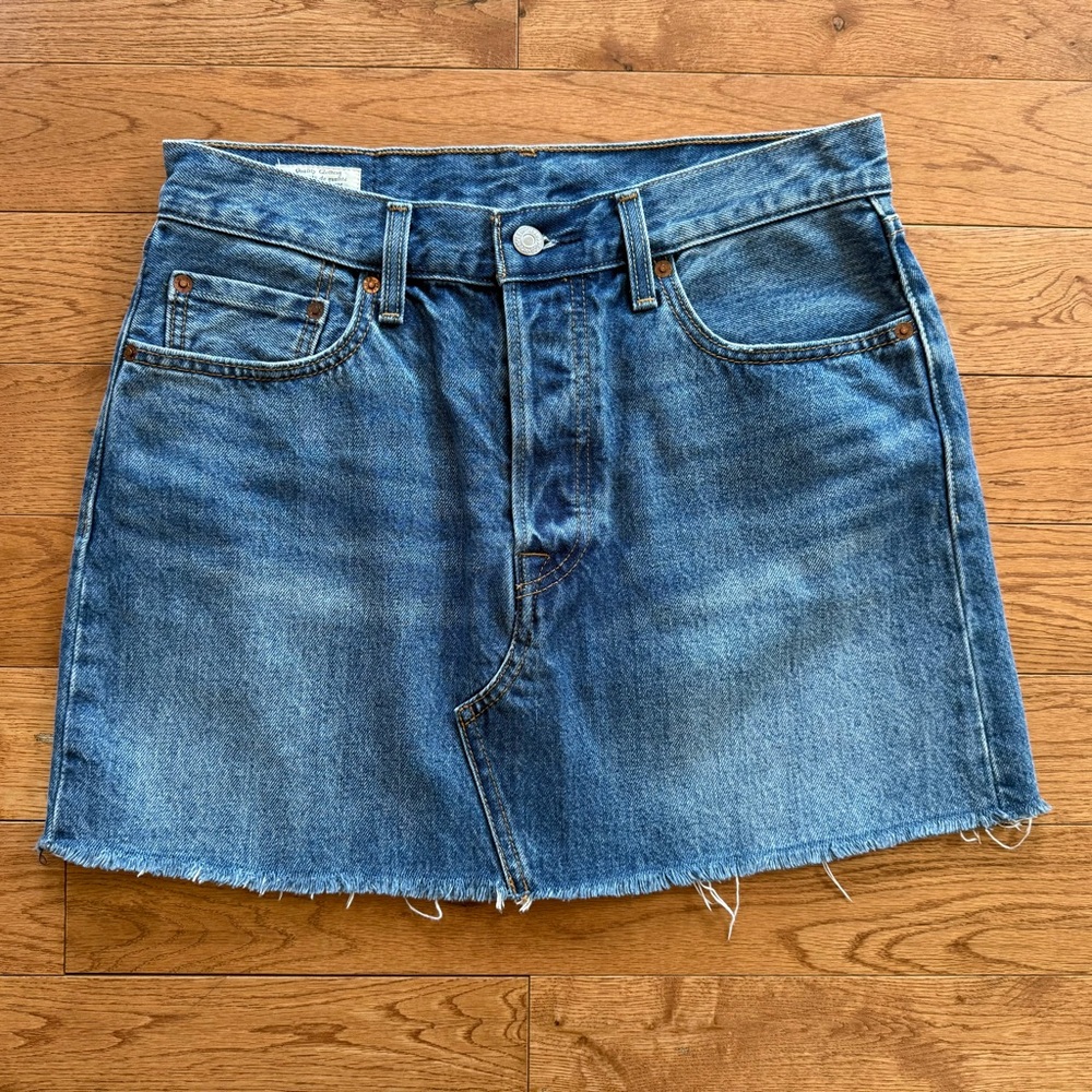 Levi’s size 29 deconstructed denim skirt